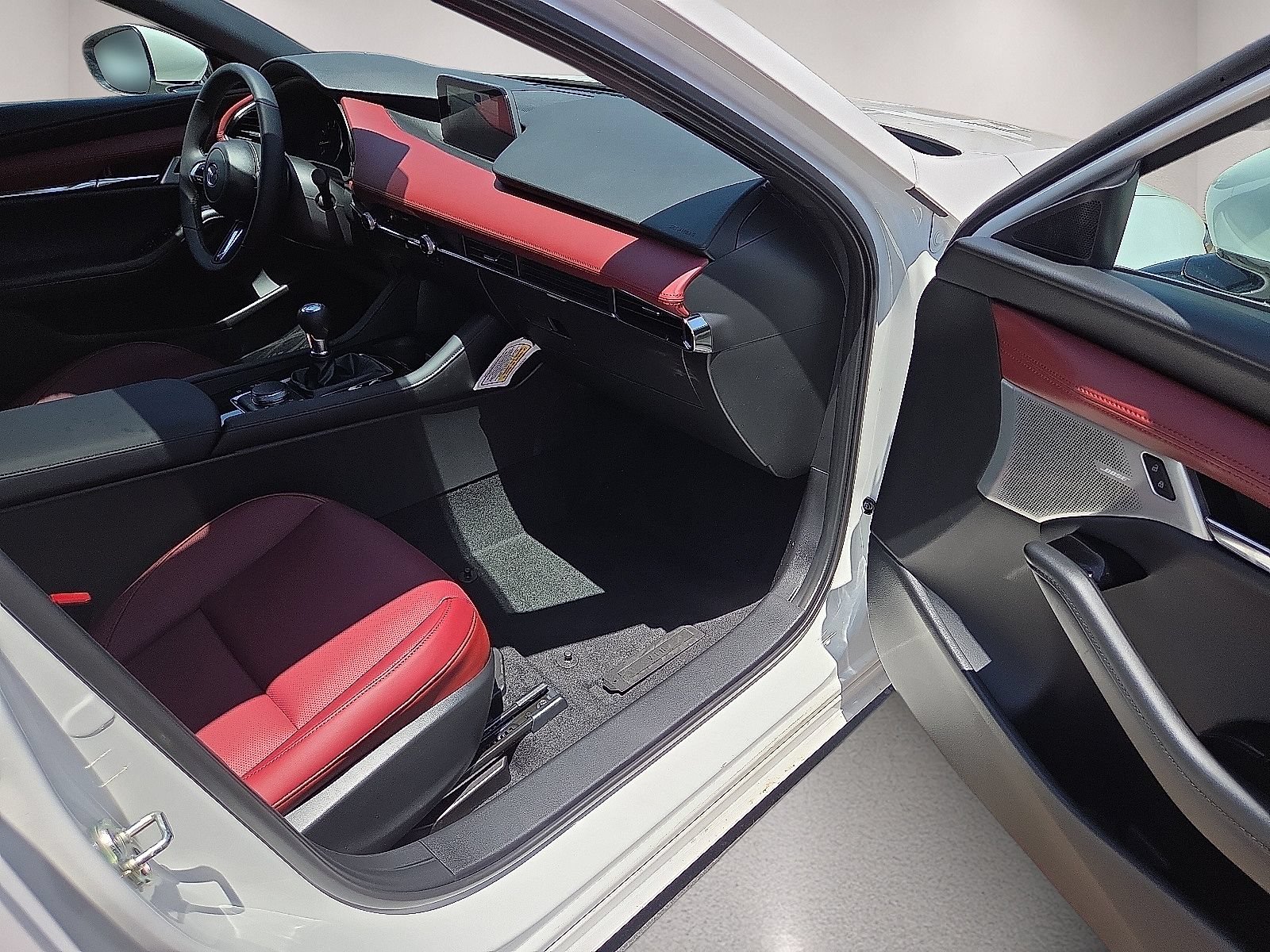 New 2026 MAZDA MAZDA3 2.5 S Hatchback w/ Premium Pkg FWD image 11