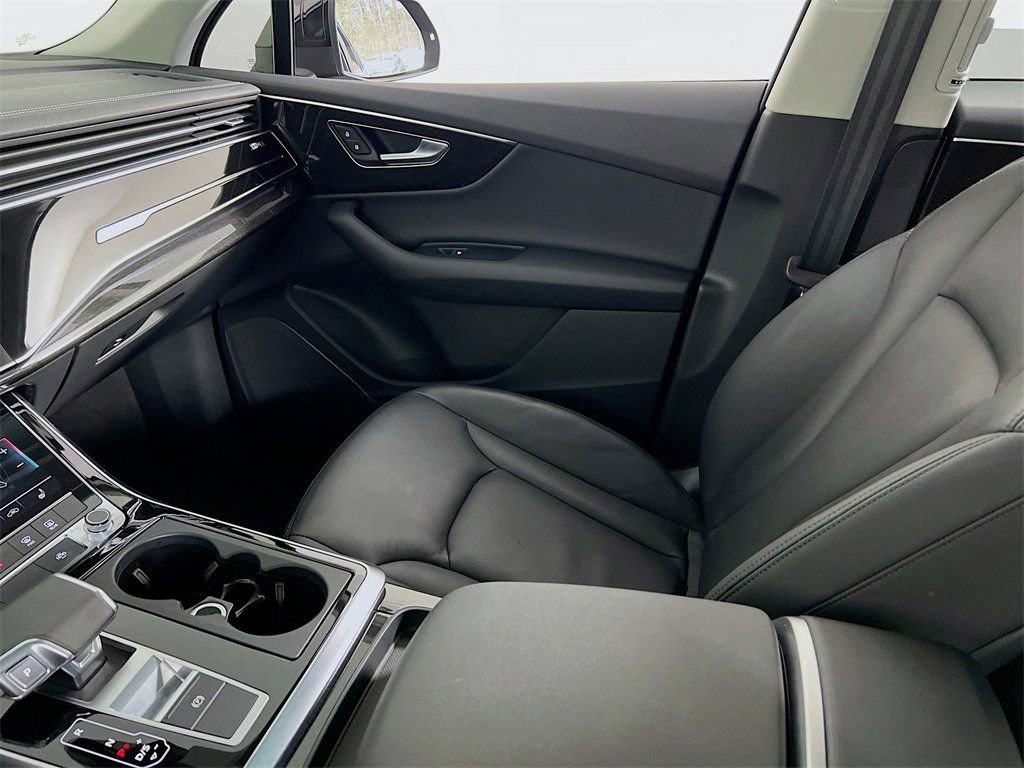 Used 2024 Audi Q7 3.0T Premium image 24