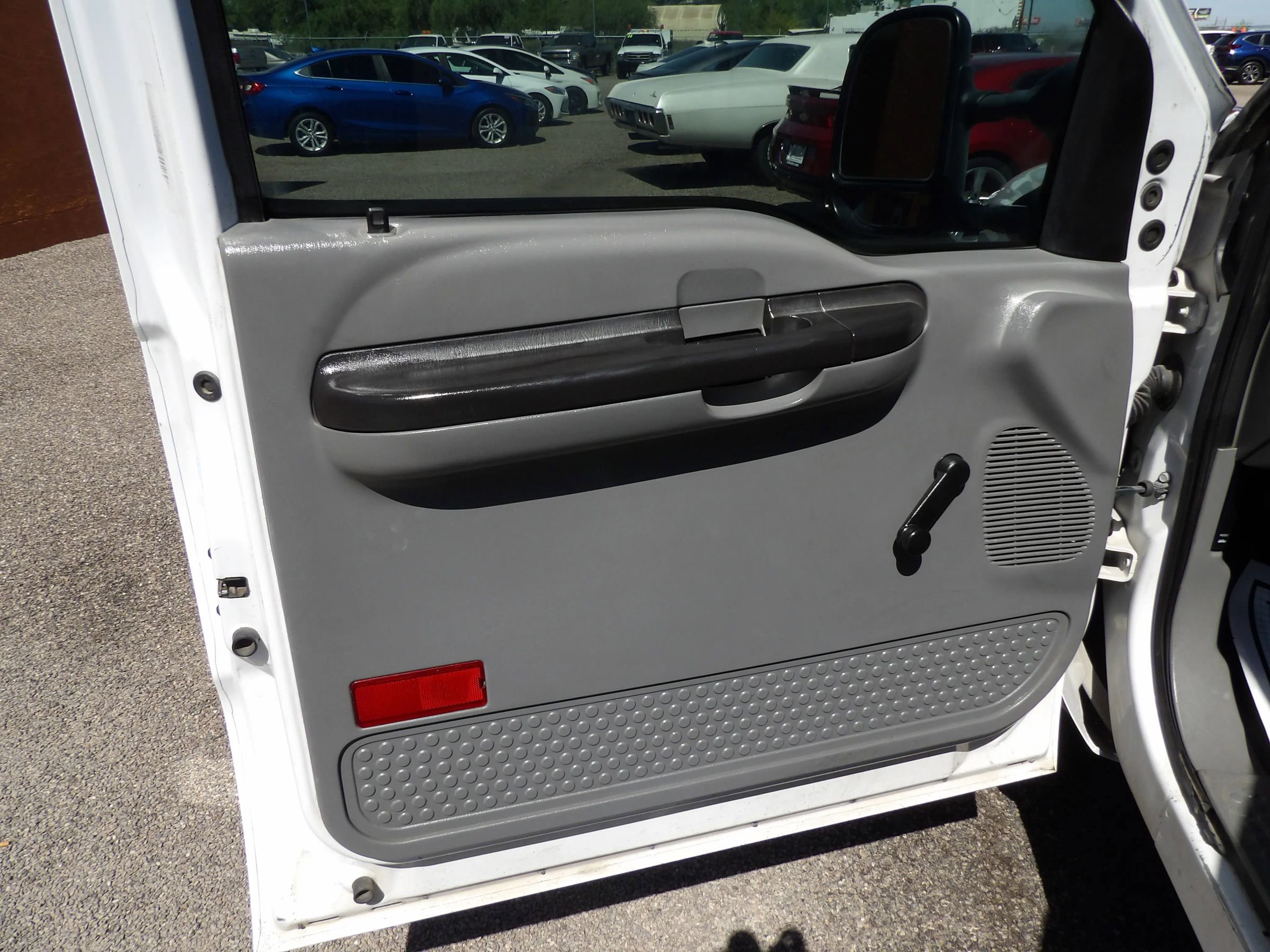 Used 2005 Ford F350 XL image 9