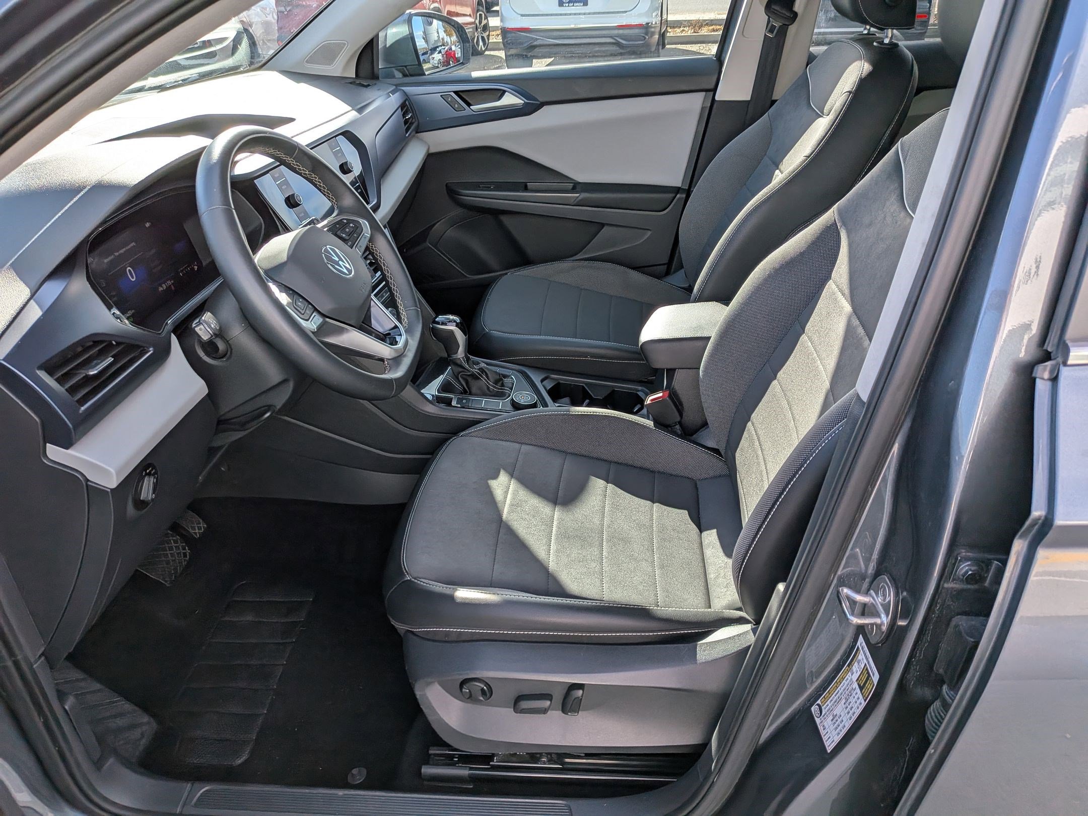 Certified 2023 Volkswagen Taos SE w/ Panoramic Sunroof Package image 26