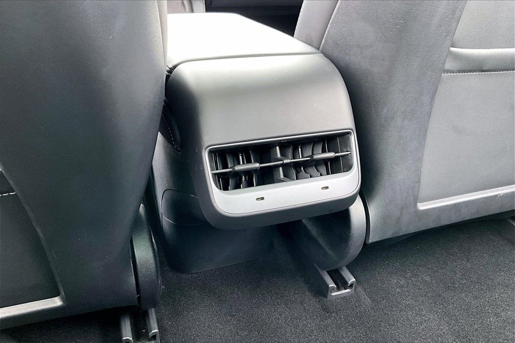 Used 2023 Tesla Model 3 Standard Range image 10