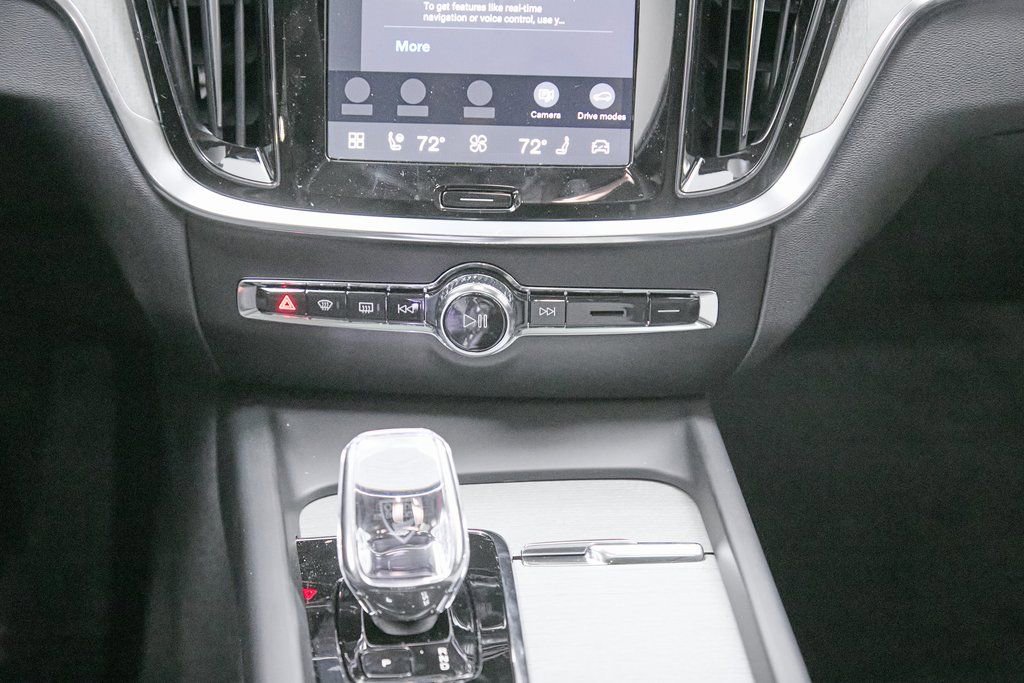 New 2026 Volvo V60 B5 Cross Country Ultra w/ Climate Package image 27