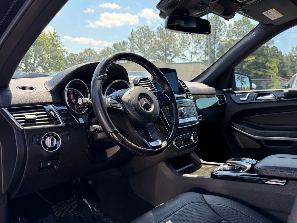 Used 2017 Mercedes-Benz GLS 550 4MATIC image 9