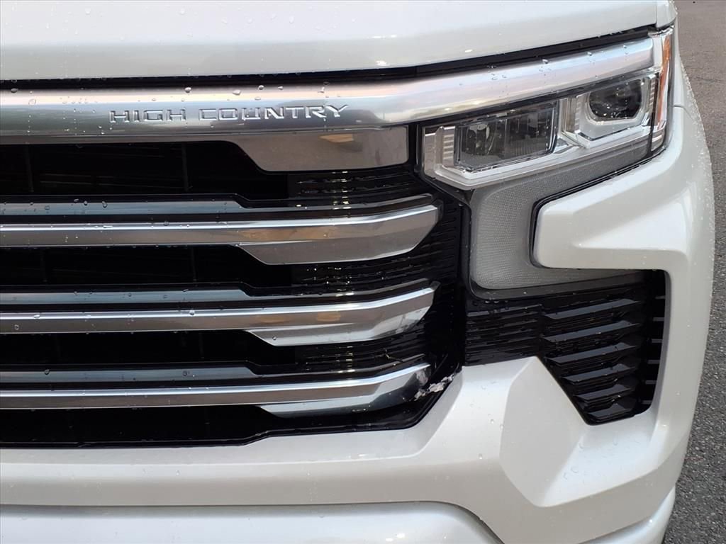 Certified 2023 Chevrolet Silverado 1500 High Country w/ High Country Premium Package AWD/4WD image 7