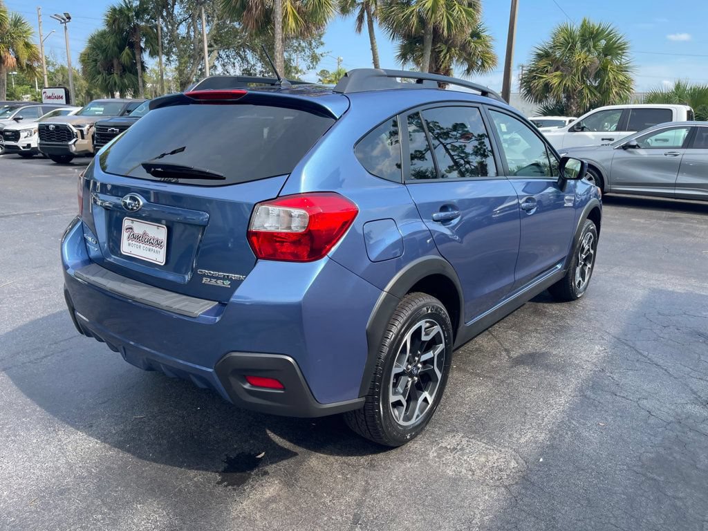 Used 2017 Subaru Crosstrek 2.0i Premium w/ Moonroof Package AWD/4WD image 6