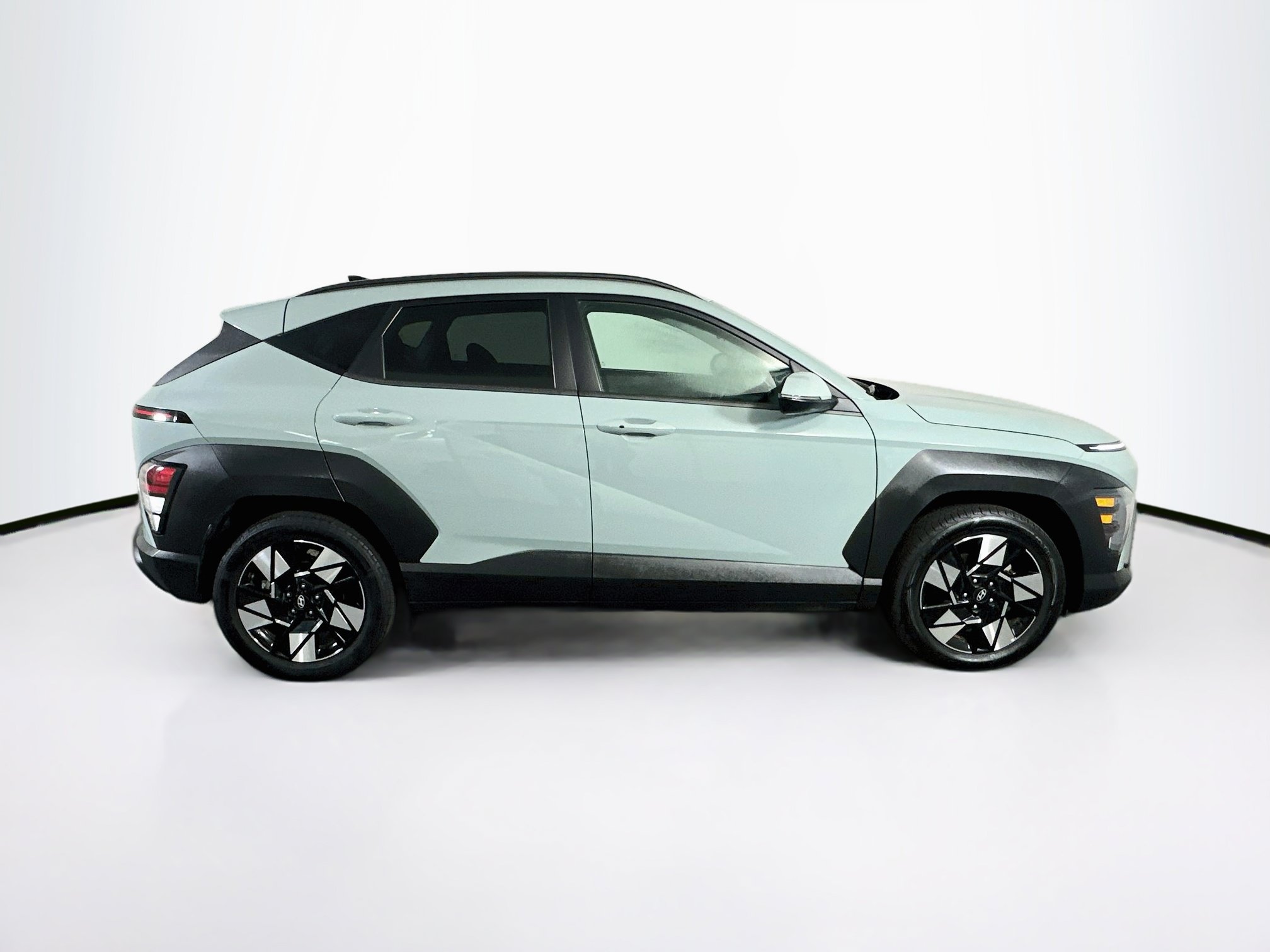 Used 2025 Hyundai Kona SEL FWD image 10