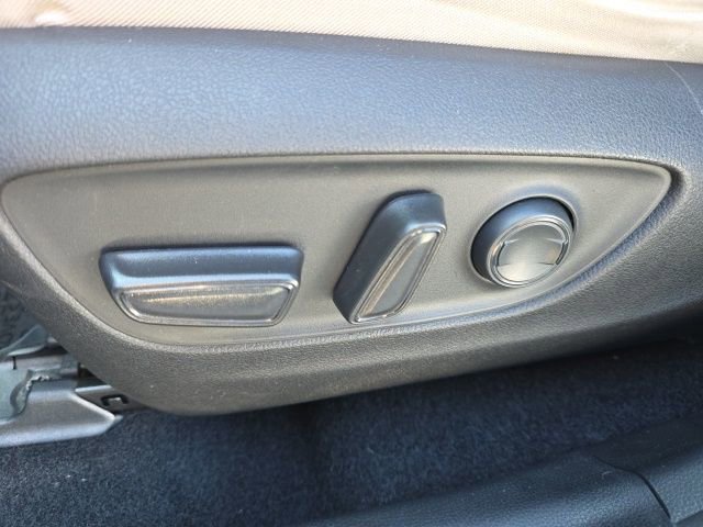 Used 2020 Toyota RAV4 XLE image 6