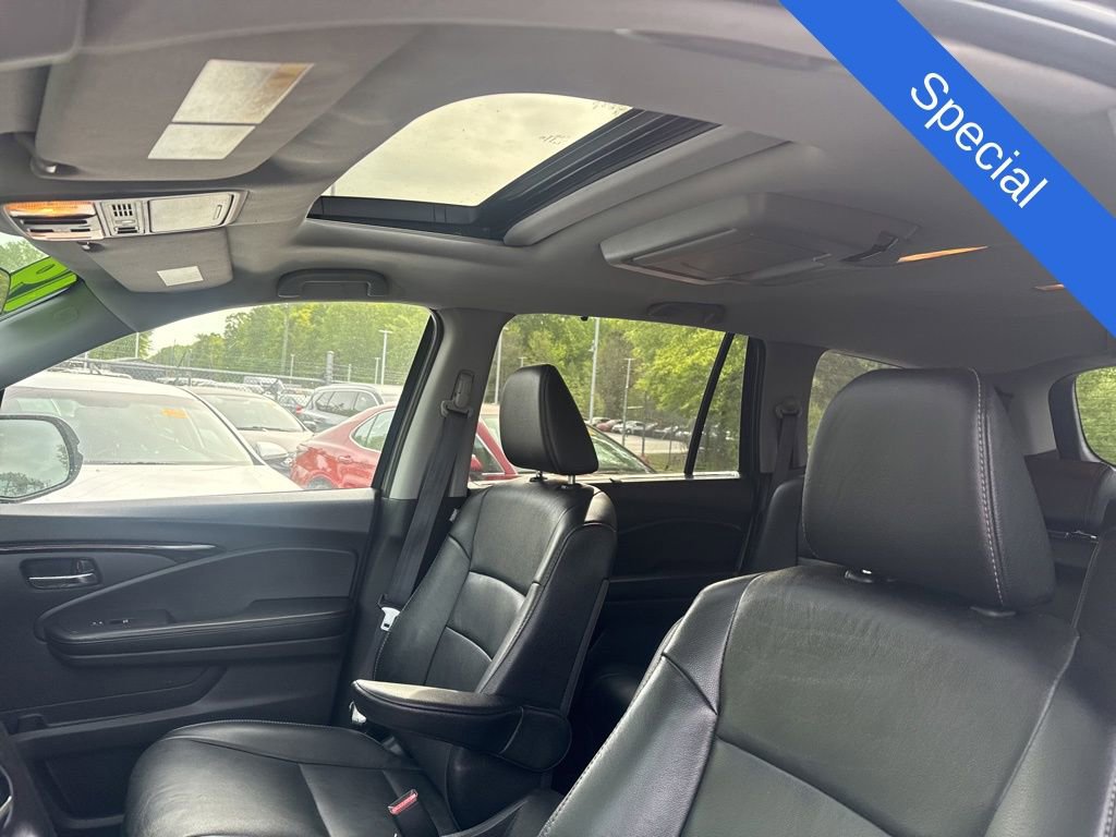 Used 2019 Honda Pilot Touring image 12