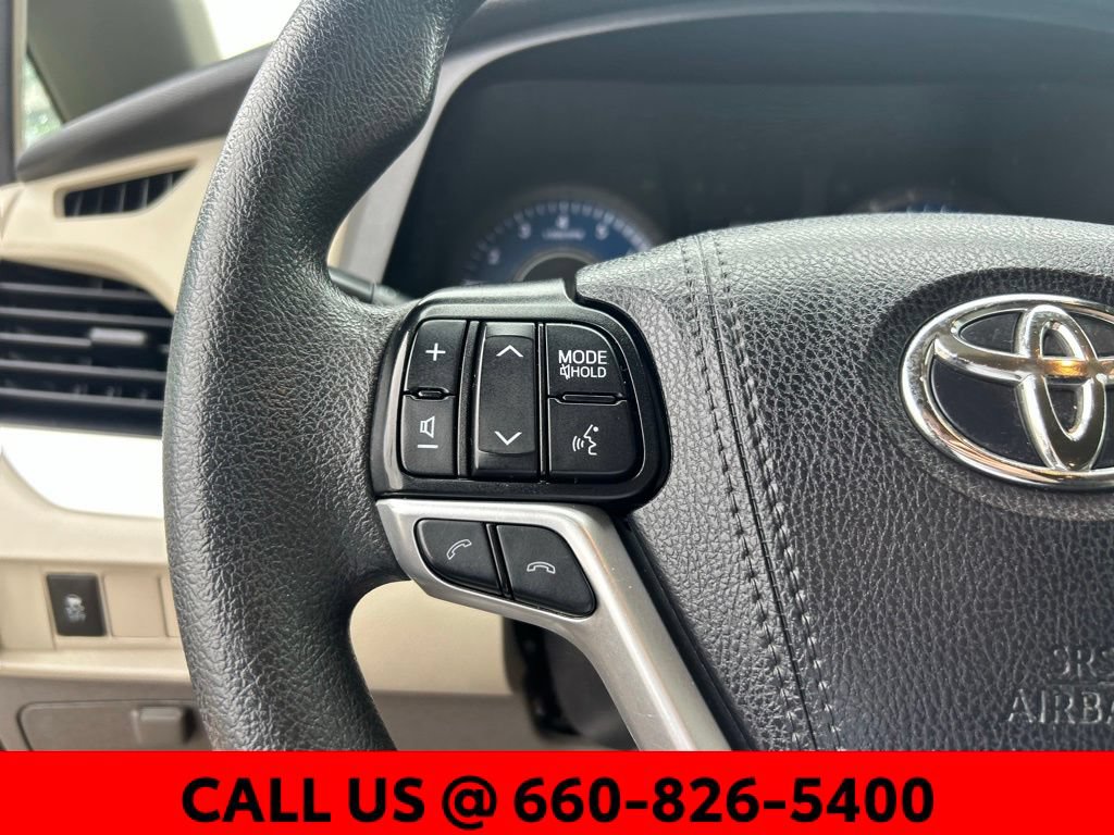 Used 2020 Toyota Sienna L FWD image 13
