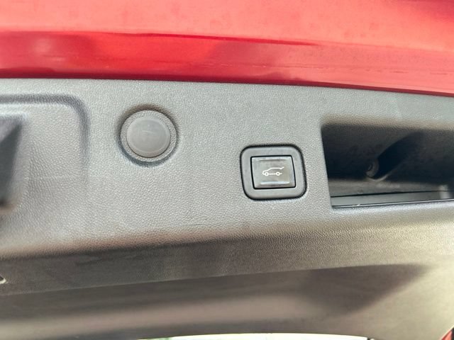 Used 2022 Chevrolet Equinox RS w/ RS Leather Package FWD image 30