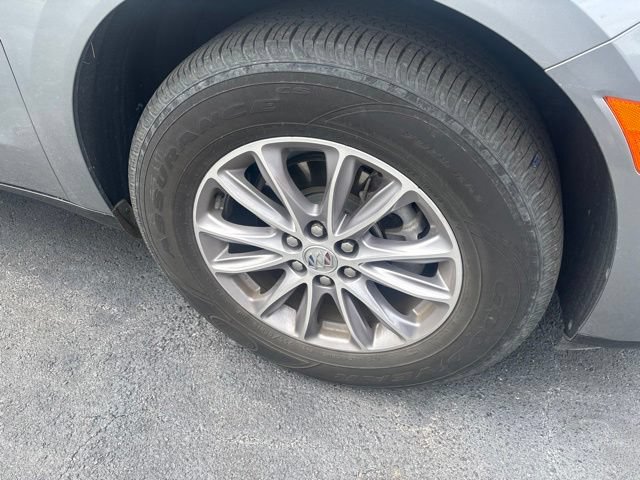 Used 2023 Buick Enclave Premium FWD image 4