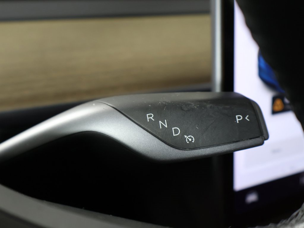 Used 2022 Tesla Model Y Long Range image 39