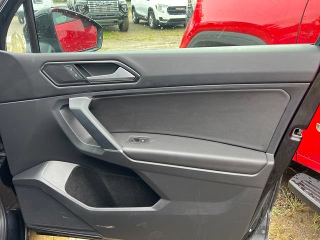 Used 2018 Volkswagen Tiguan SEL AWD/4WD image 7