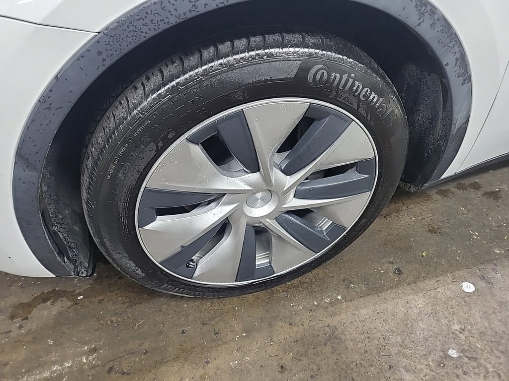 Used 2021 Tesla Model Y Long Range AWD/4WD image 4
