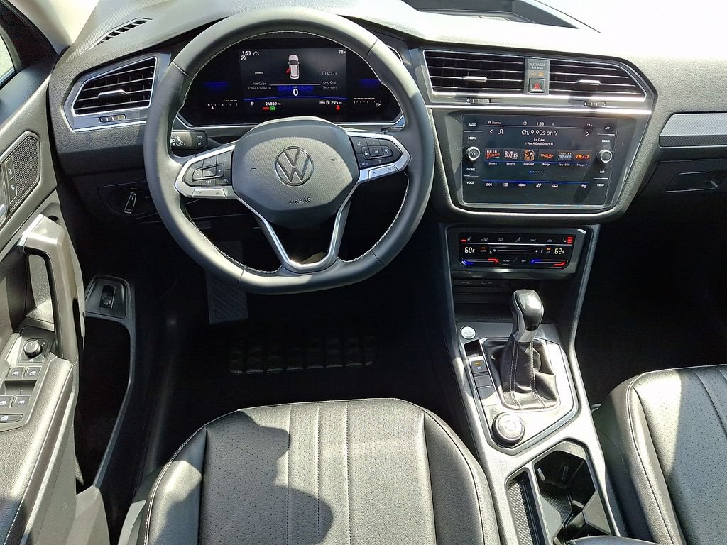 Used 2022 Volkswagen Tiguan SE AWD/4WD image 11