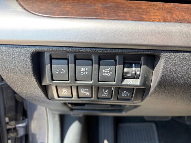 Used 2017 Subaru Outback 3.6R Limited image 25