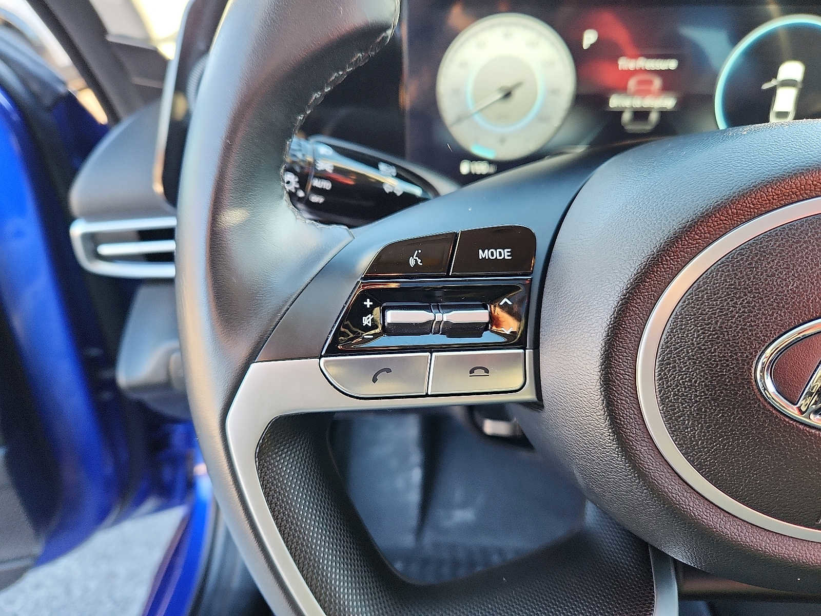 Used 2023 Hyundai Elantra Limited image 20