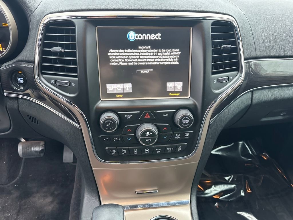 Used 2017 Jeep Grand Cherokee Overland w/ Jeep Active Safety Group image 22