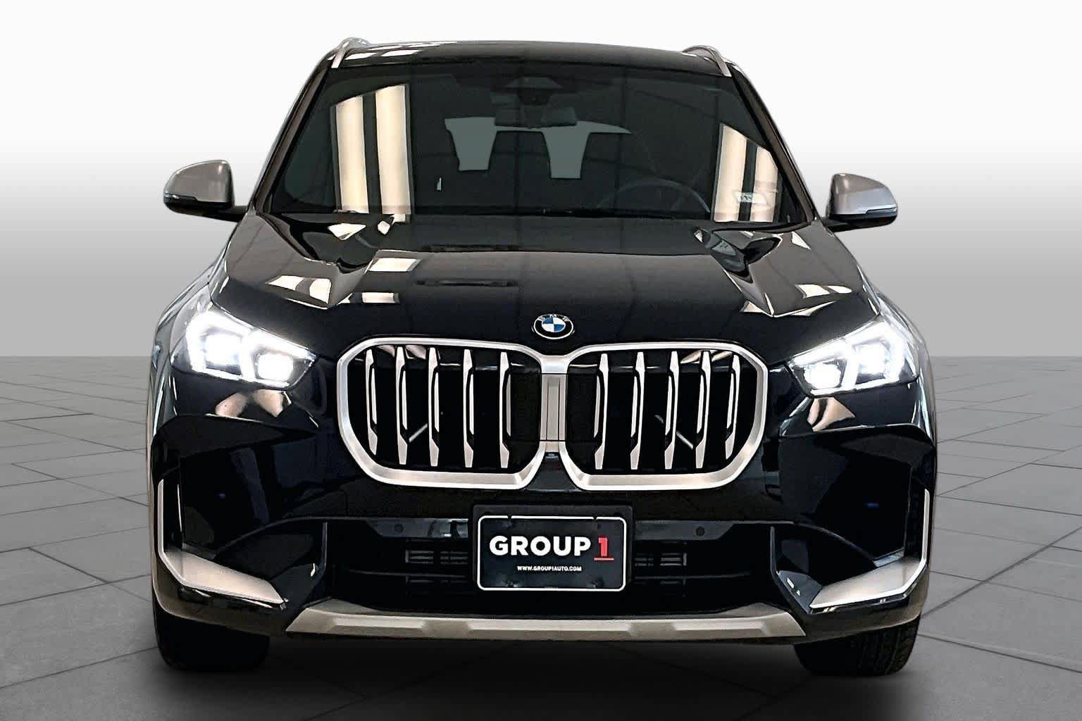 Used 2023 BMW X1 xDrive28i w/ Convenience Package AWD/4WD image 3