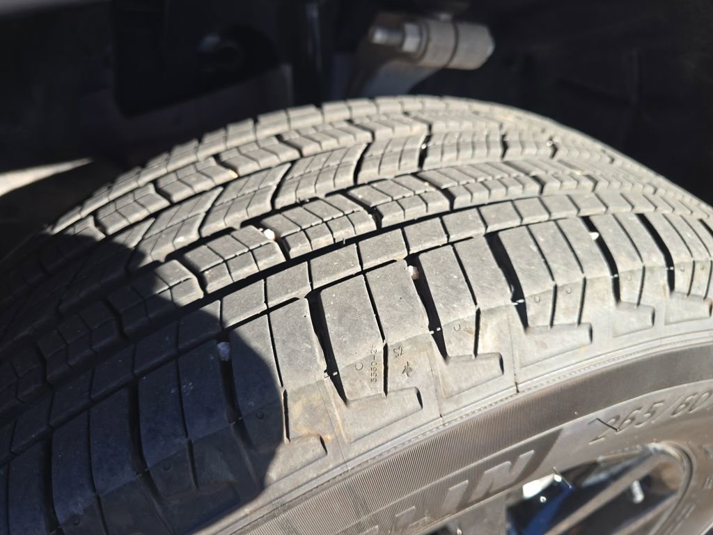 Used 2025 Jeep Grand Cherokee L Laredo image 28