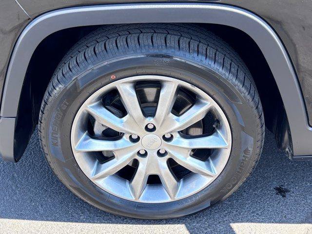 Used 2018 Jeep Cherokee Limited FWD image 10