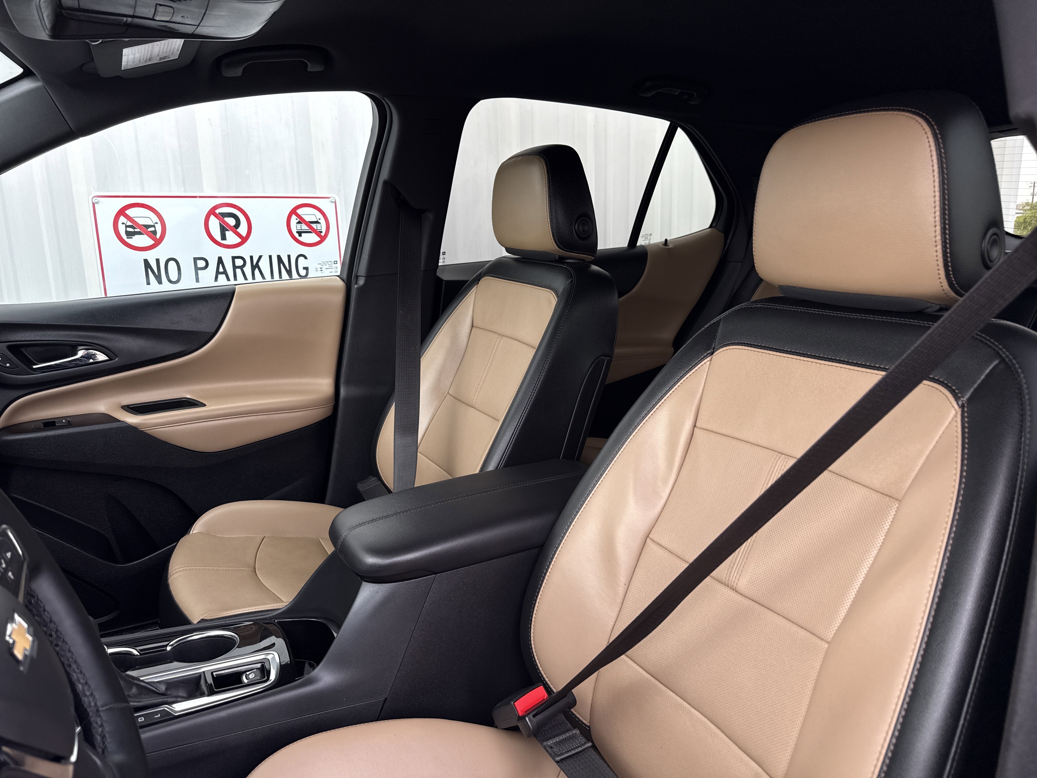 Used 2023 Chevrolet Equinox Premier image 14