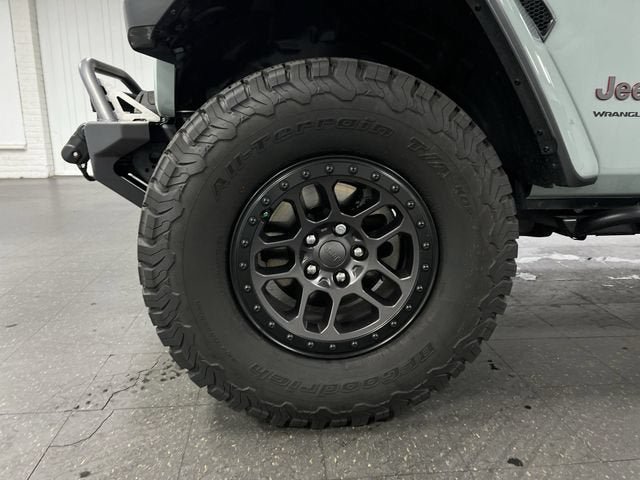 Used 2023 Jeep Wrangler Unlimited Rubicon w/ Xtreme 35 Tire Package AWD/4WD image 32