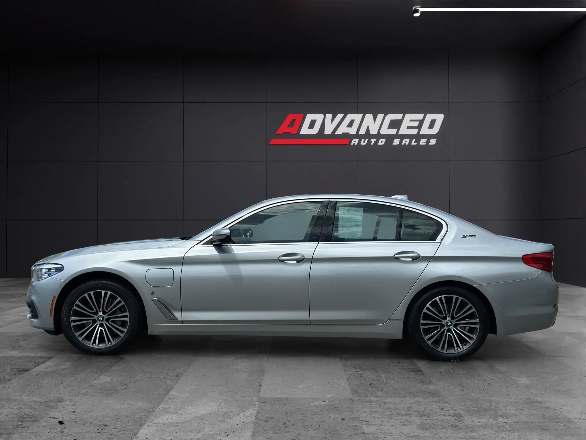 Used 2019 BMW 530e xDrive w/ Convenience Package AWD/4WD image 7