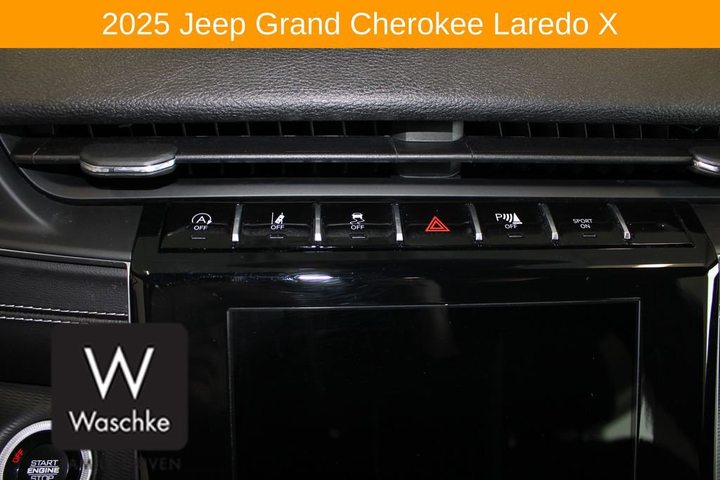 Used 2025 Jeep Grand Cherokee Laredo X w/ Trailer Tow Package AWD/4WD image 31