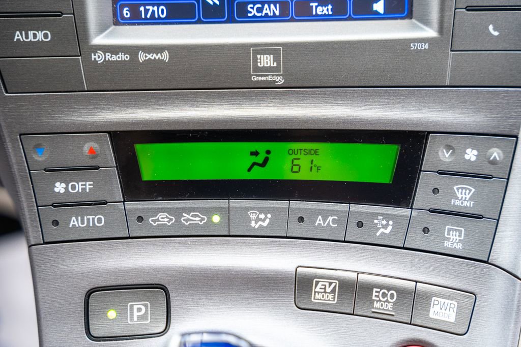 Used 2015 Toyota Prius Five FWD image 23