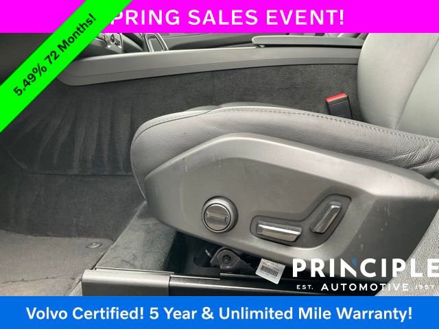 Certified 2025 Volvo XC60 B5 Core image 18