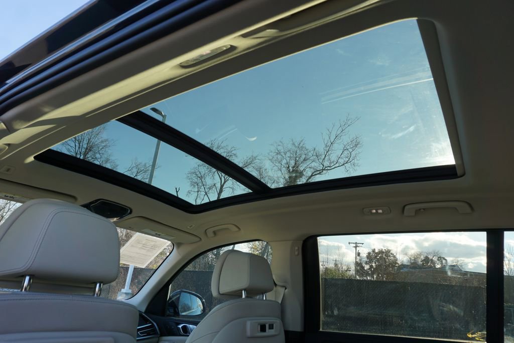 Used 2022 BMW X7 xDrive40i w/ Premium Package image 16