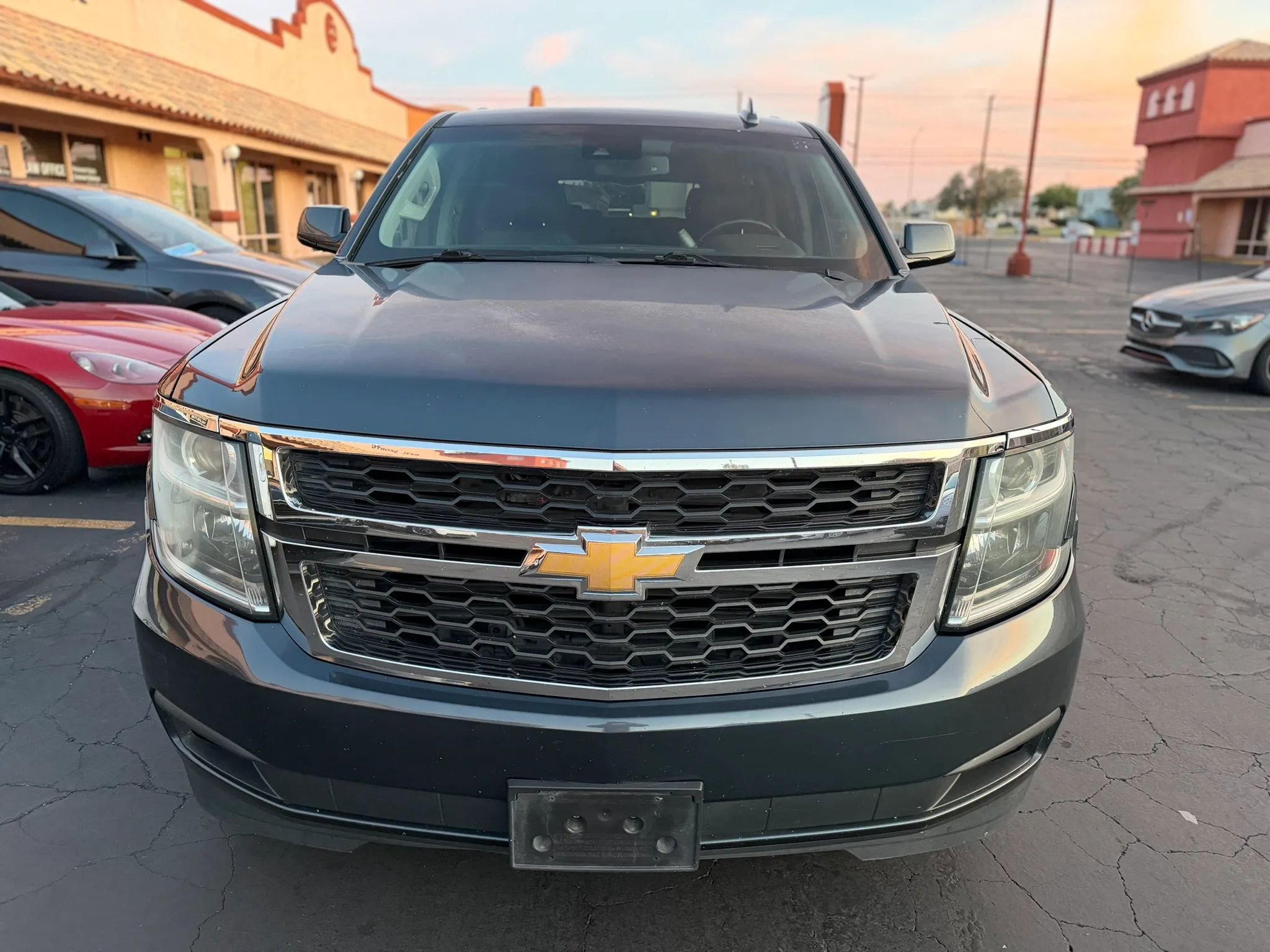 Used 2020 Chevrolet Suburban LT RWD image 3