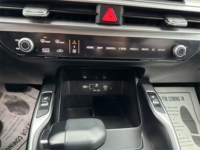 Used 2024 Kia Sorento S image 21