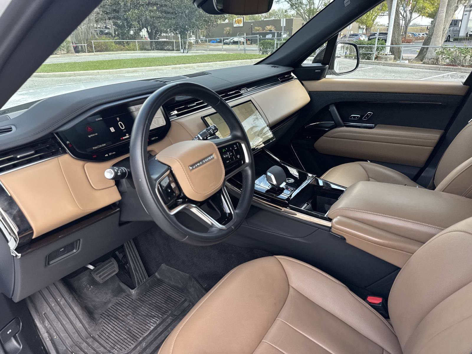 Used 2024 Land Rover Range Rover Sport SE image 32