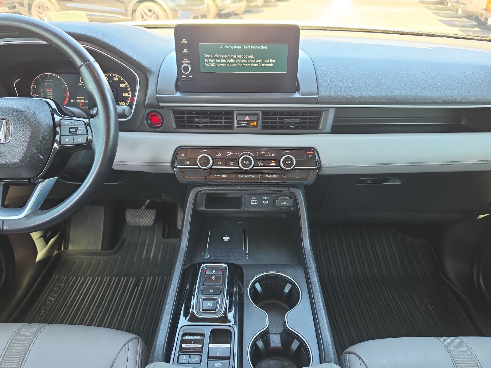 Used 2025 Honda Pilot EX-L image 11