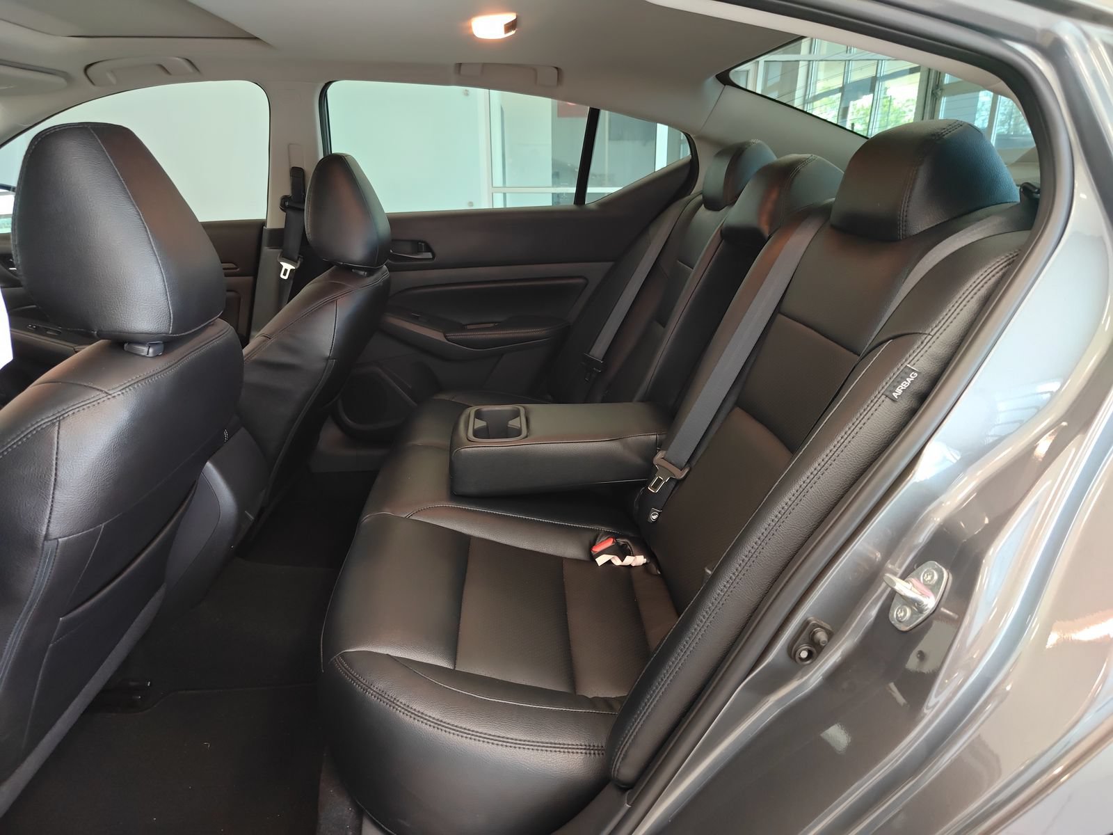 Used 2025 Nissan Altima 2.5 SV w/ SV Premium Package FWD image 10