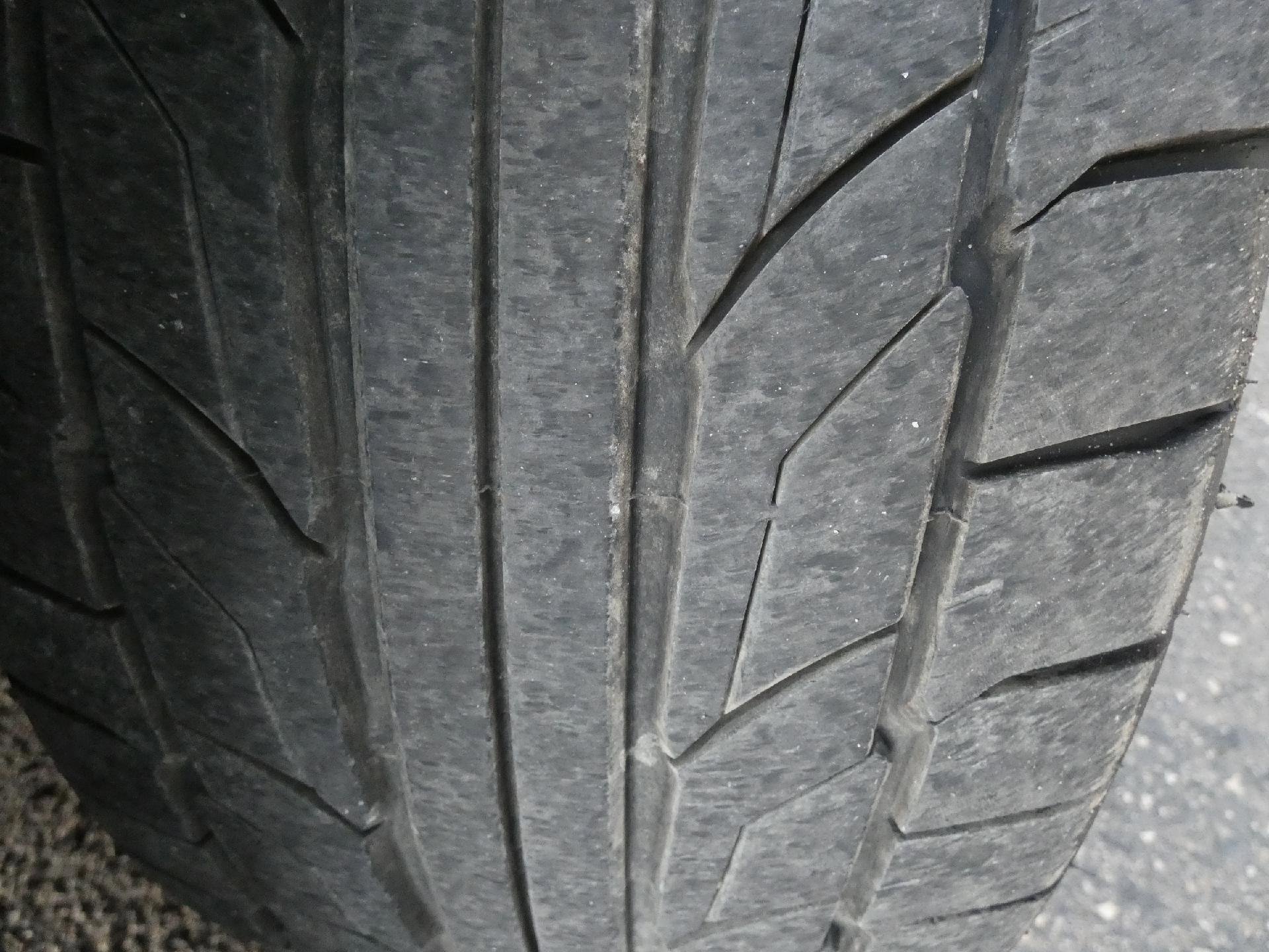 Used 2000 Chevrolet Corvette Convertible w/ Performance Handling Pkg image 9