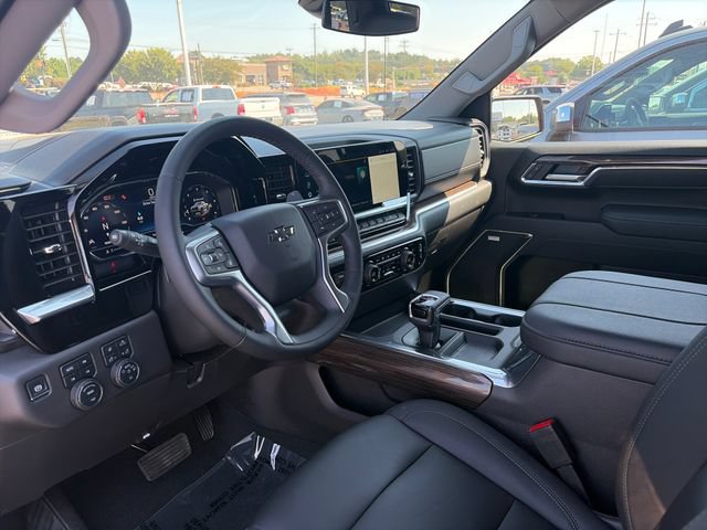 Used 2025 Chevrolet Silverado 1500 LT Trail Boss w/ LT Trail Boss Premium Package AWD/4WD image 26