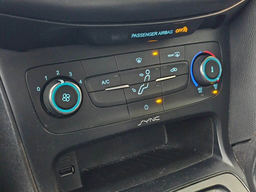 Used 2016 Ford Focus SE image 30