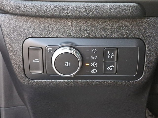 Used 2020 Ford Escape SEL image 26