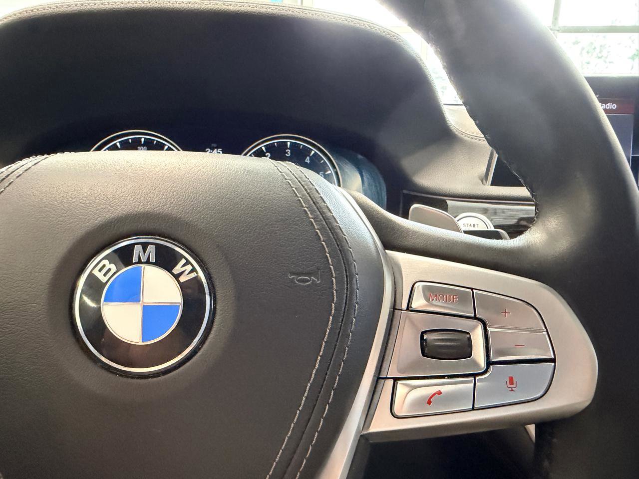 Used 2019 BMW 740i w/ M Sport Package RWD image 36