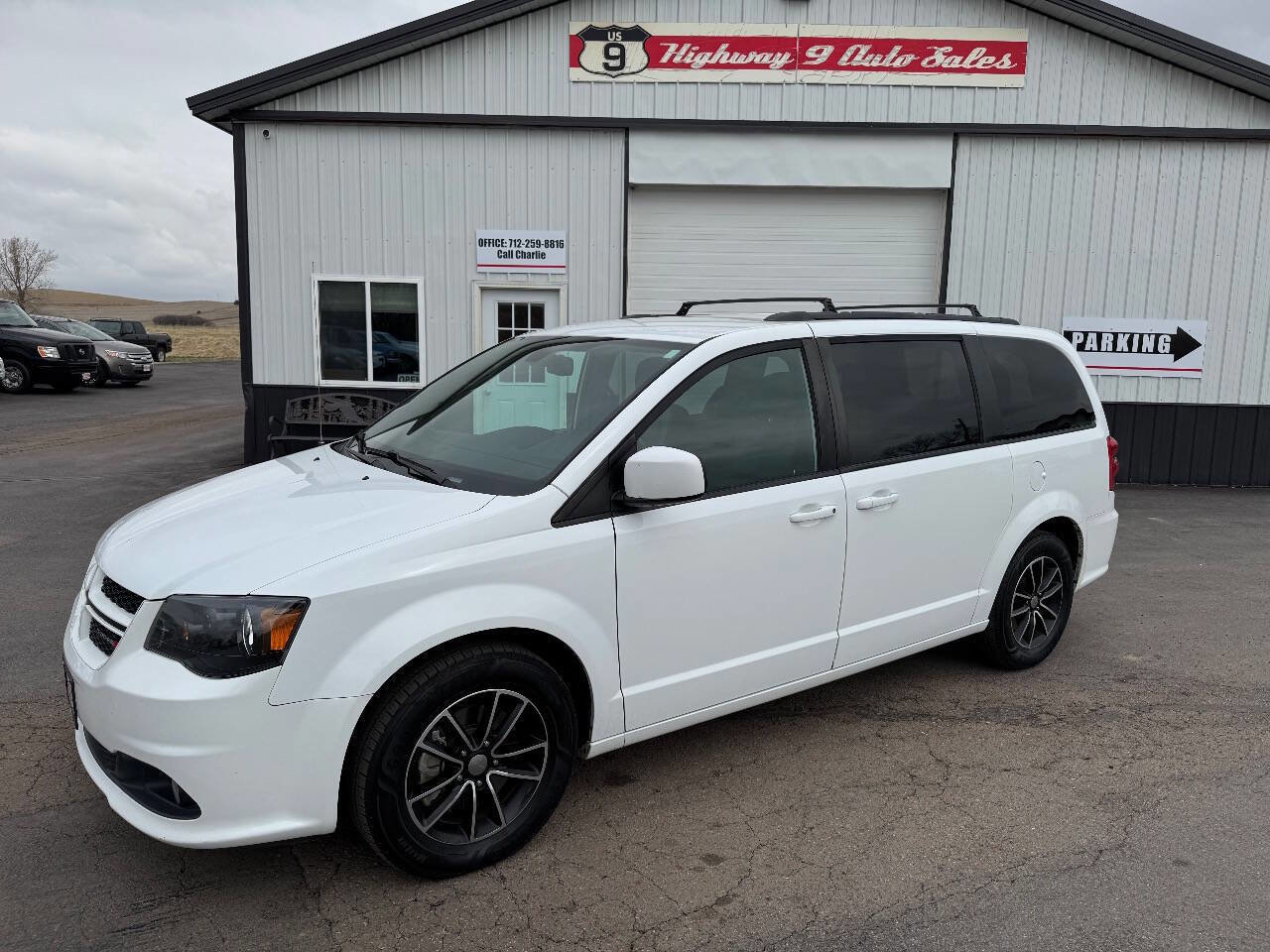 Used 2019 Dodge Grand Caravan GT FWD image 1