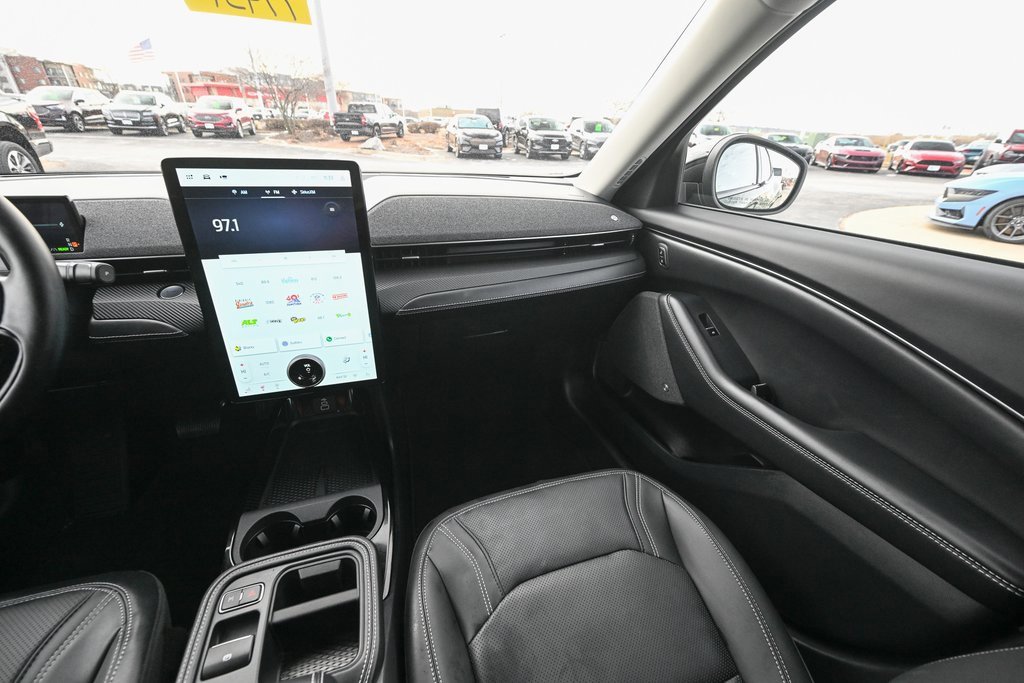 Used 2025 Ford Mustang Mach-E Premium image 33