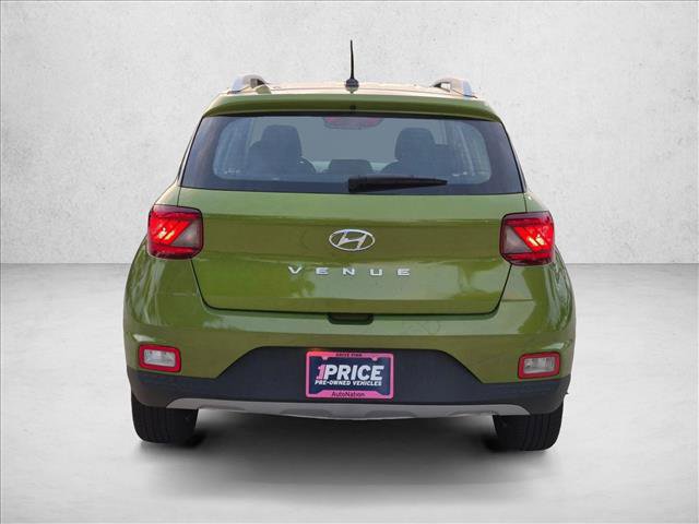 Used 2024 Hyundai Venue SEL FWD image 6