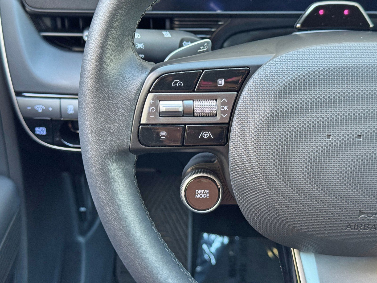 Used 2025 Hyundai Ioniq 5 SE RWD image 18