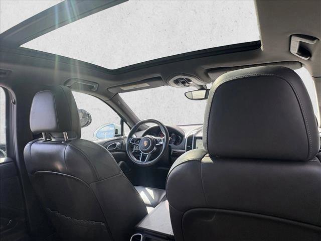 Used 2016 Porsche Cayenne image 18