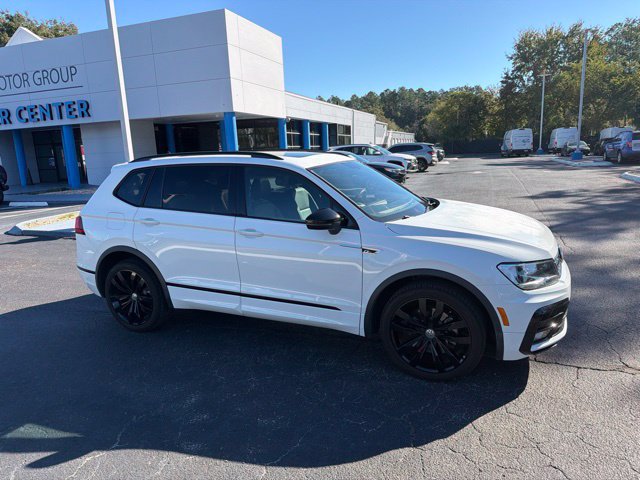 Used 2020 Volkswagen Tiguan SE R-Line FWD image 2