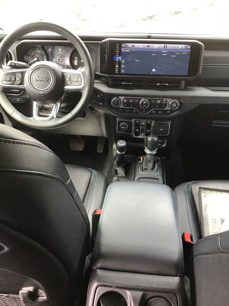 Used 2024 Jeep Wrangler High Altitude AWD/4WD image 6