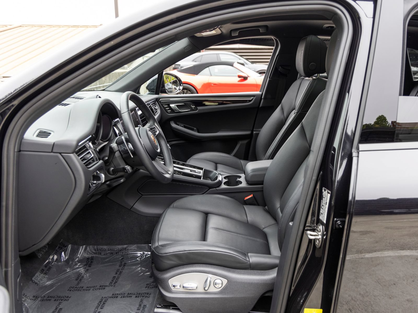Used 2026 Porsche Macan AWD/4WD image 29